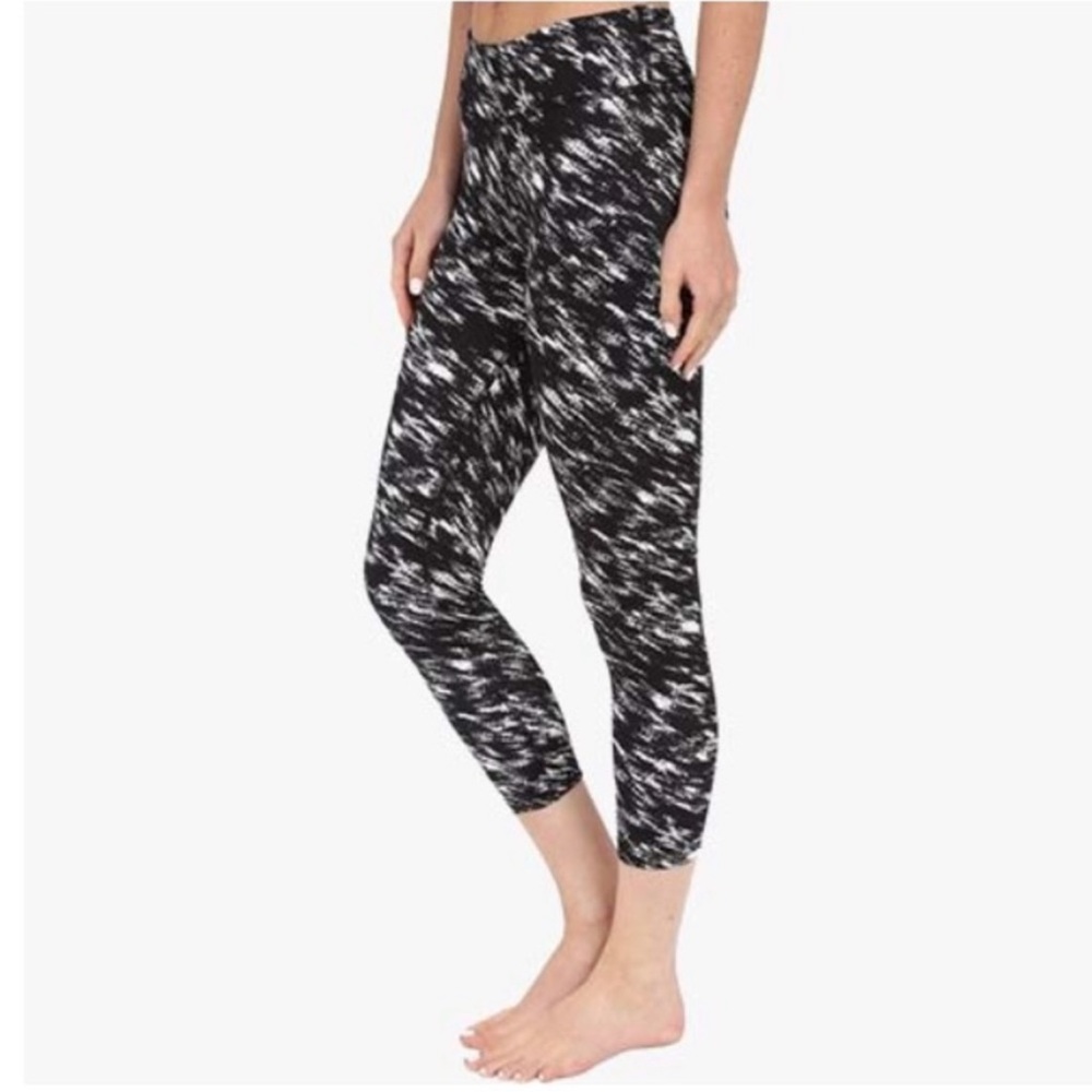 Beyond Yoga Lux Print Capri Legging Etched Block Size Small